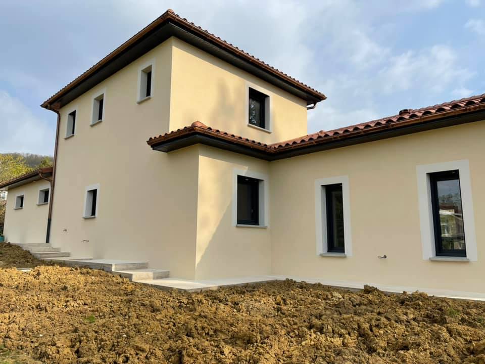 Façade, enduit, maison neuve